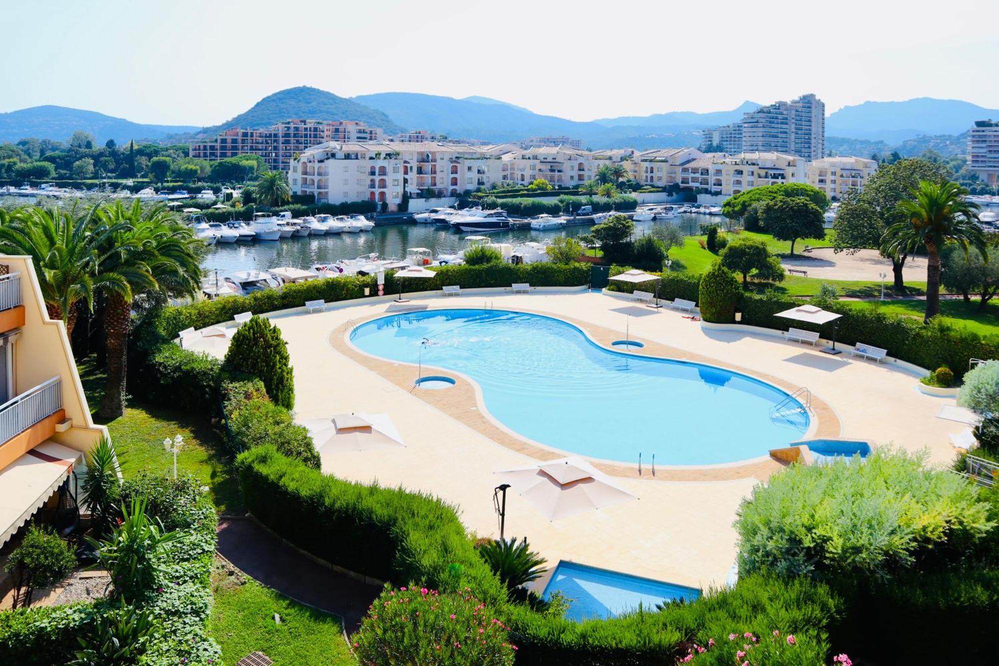 Somptueux 3 Pieces Vue Sur Piscine Villa Mandelieu Kültér fotó